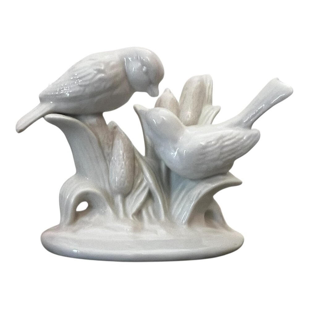 Porcelain Bird Figurine perched in Cattails White Glaze 4" Tall Elegant Home Vtg
